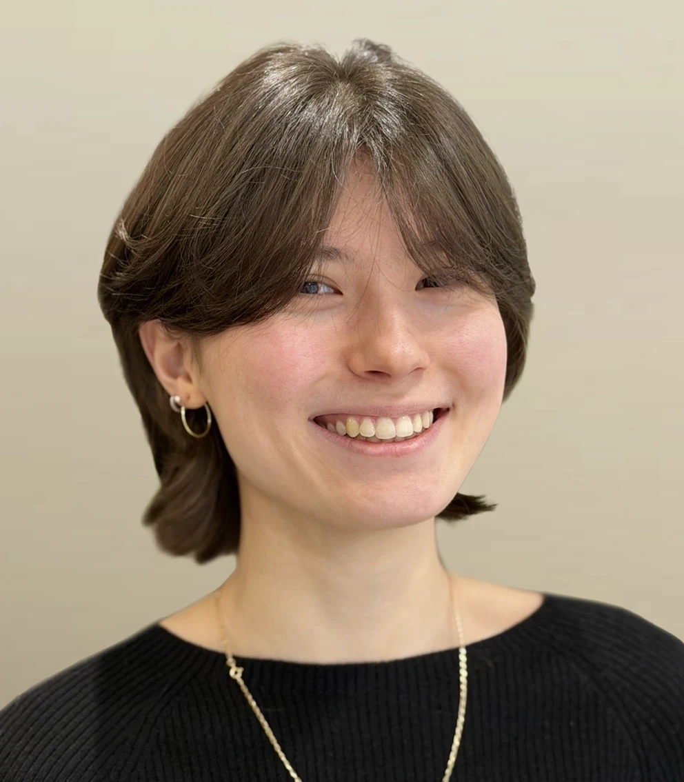 Coupe courte femme stylée réalisée au salon La Paris'zen Institut coiffeur Paris 14