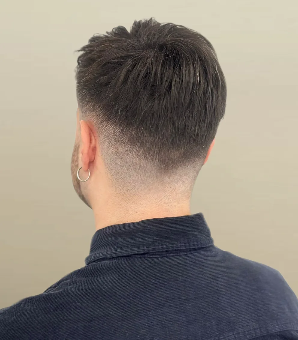 Coupe homme relax avec massage réalisée au salon La Paris’zen Institut Paris 14