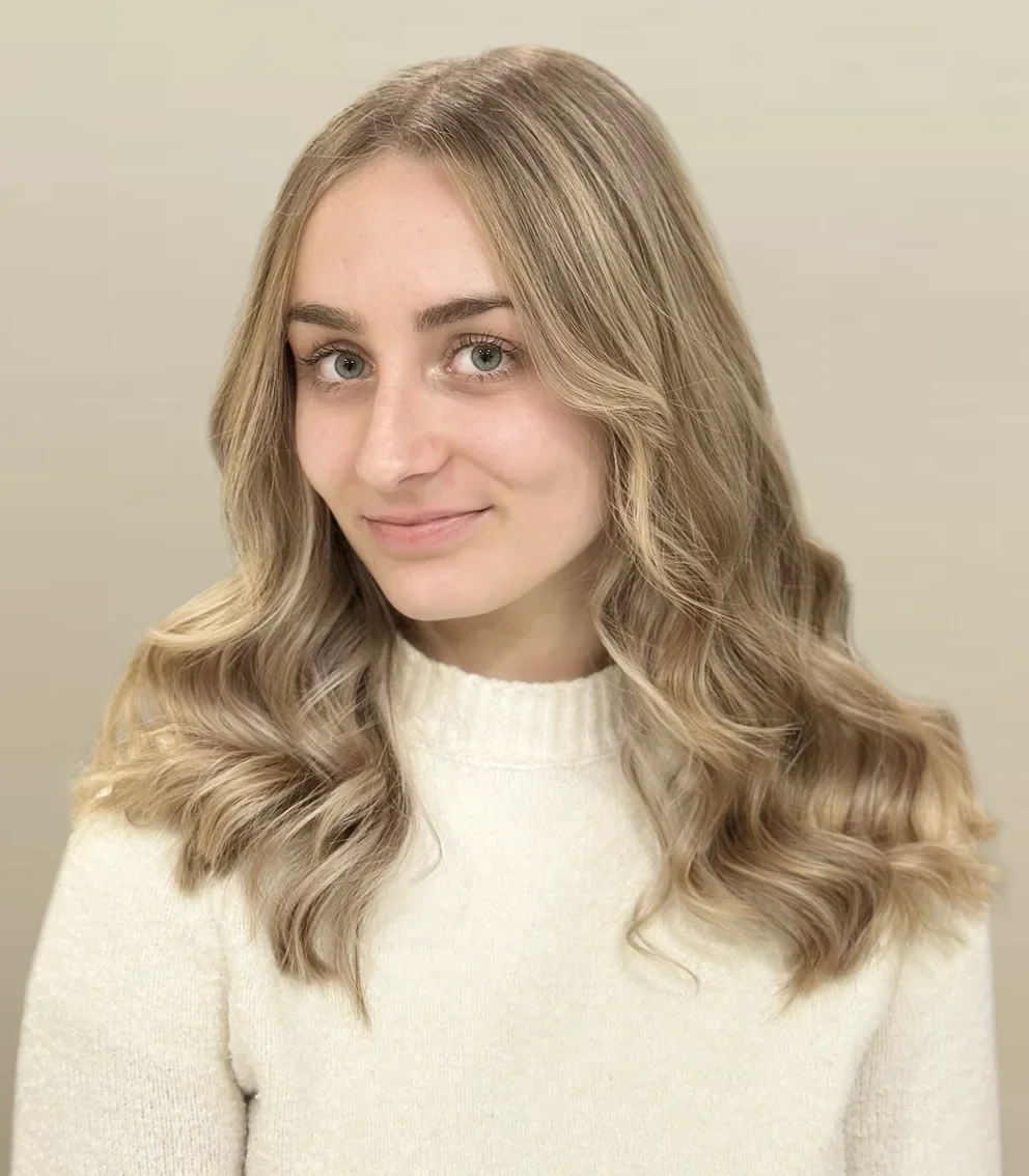 Coupe mi-longue femme moderne réalisée au salon de coiffure La Paris'zen Institut Paris 14