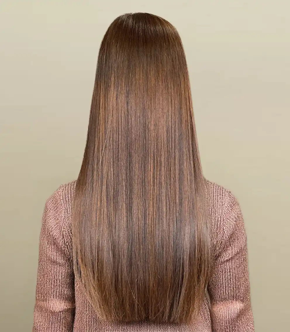 Lissage français cheveux longs réalisé par coiffeur Paris 14 La Paris’zen Institut