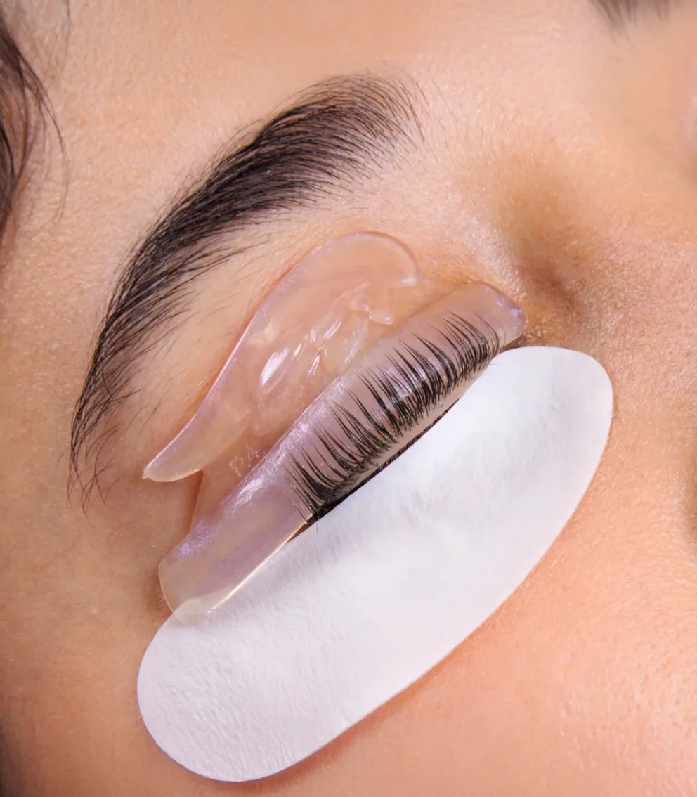 Rehaussement de cils naturel résultat regard ouvert institut Paris 14