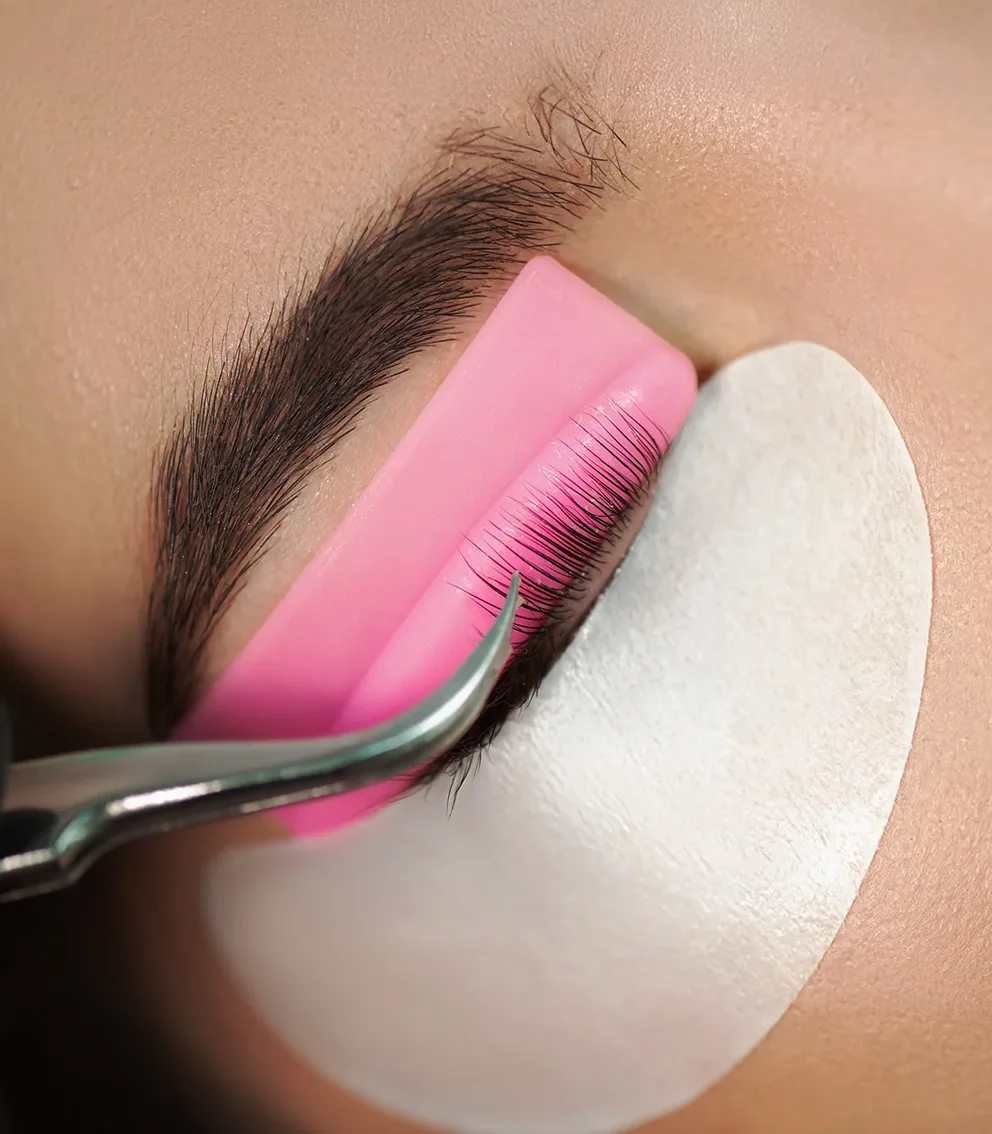 Teinture de cils et lash botox résultat cils foncés et recourbés Paris 14