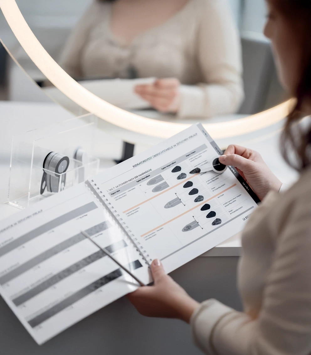 Soin cuir chevelu anti-chute réalisé au salon La Paris’zen Institut Paris 14