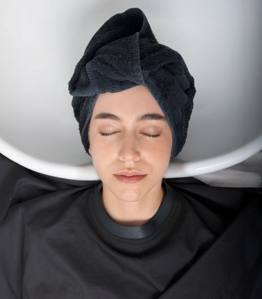 Soin longueur restructurant intense cheveux réalisé au salon La Paris’zen Institut Paris 14