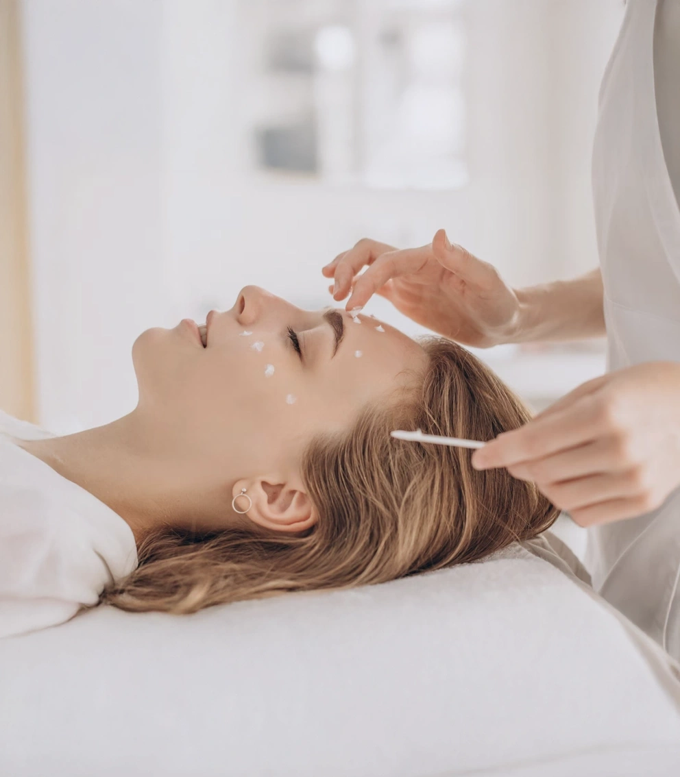 Soin du visage hydratant réalisé à l’institut La Paris’zen Institut Paris 14